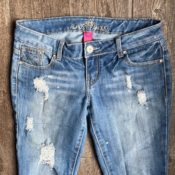 Almost Famous Distressed “Paint Spatter” Jeans - Picture 2 of 7